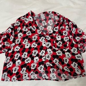 Women’s Disney cropped button up top